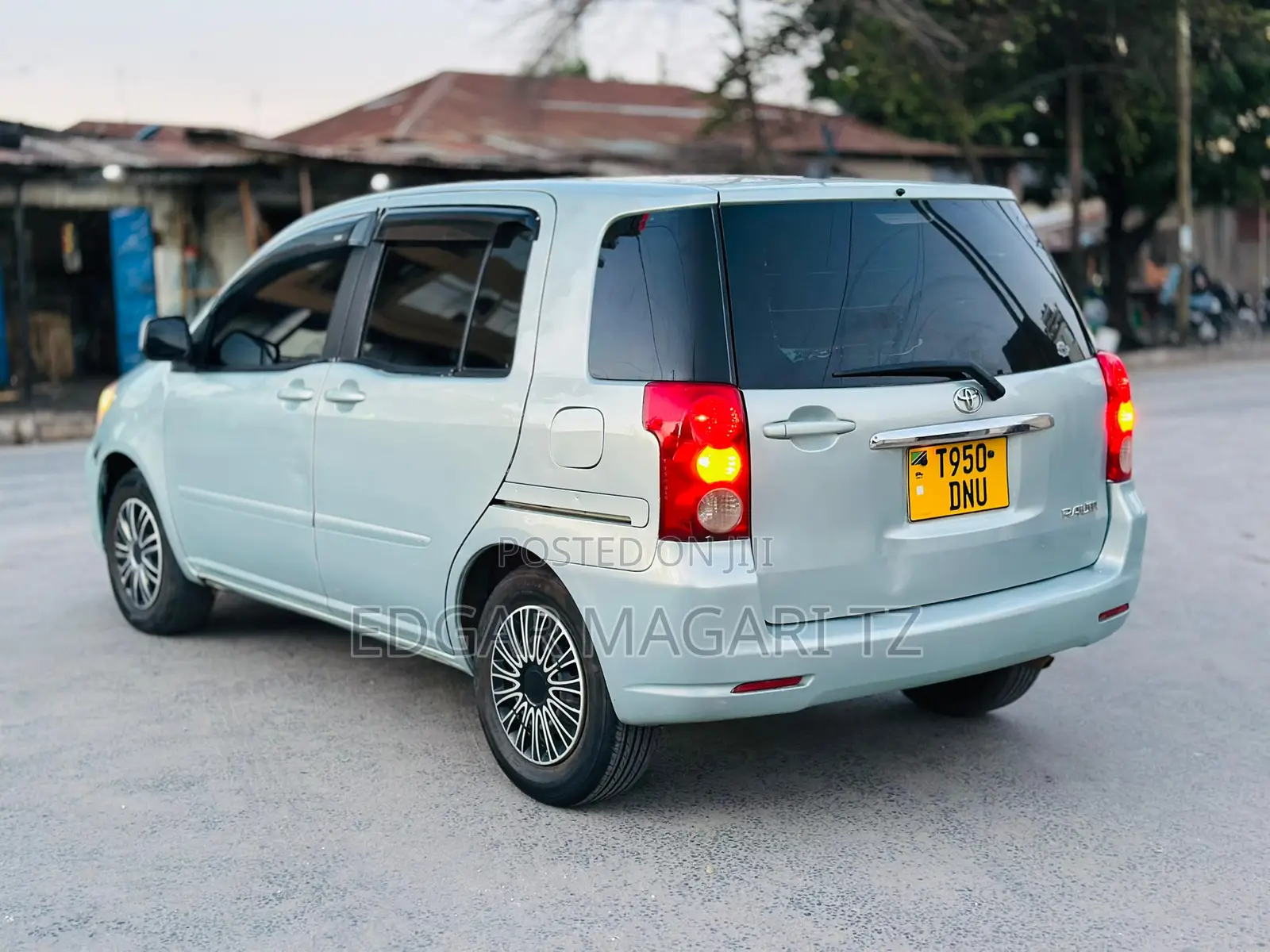 Toyota Raum 2007 Silver