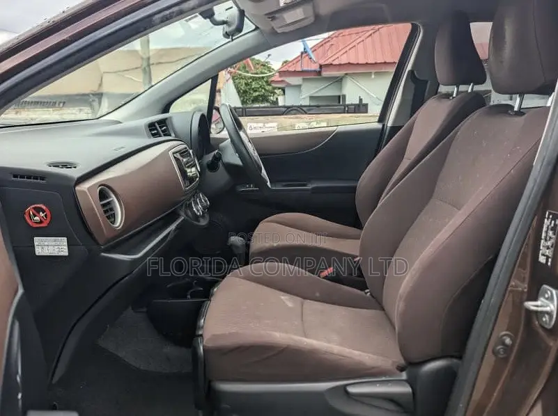 Toyota Vitz 2012 Burgundy