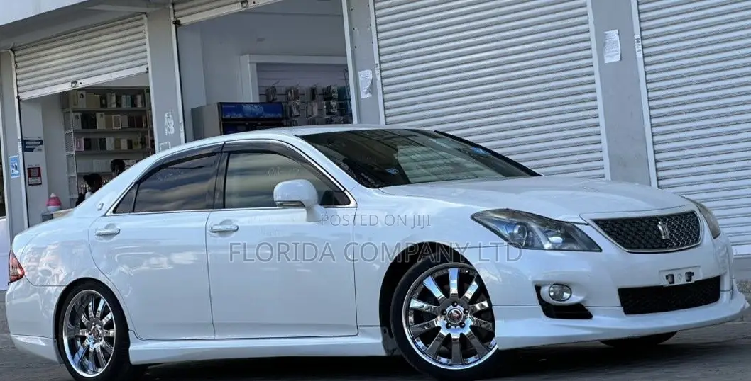 Toyota Crown 2009 White