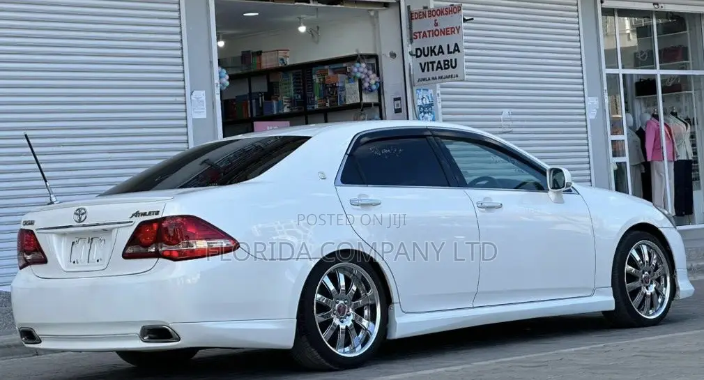 Toyota Crown 2009 White