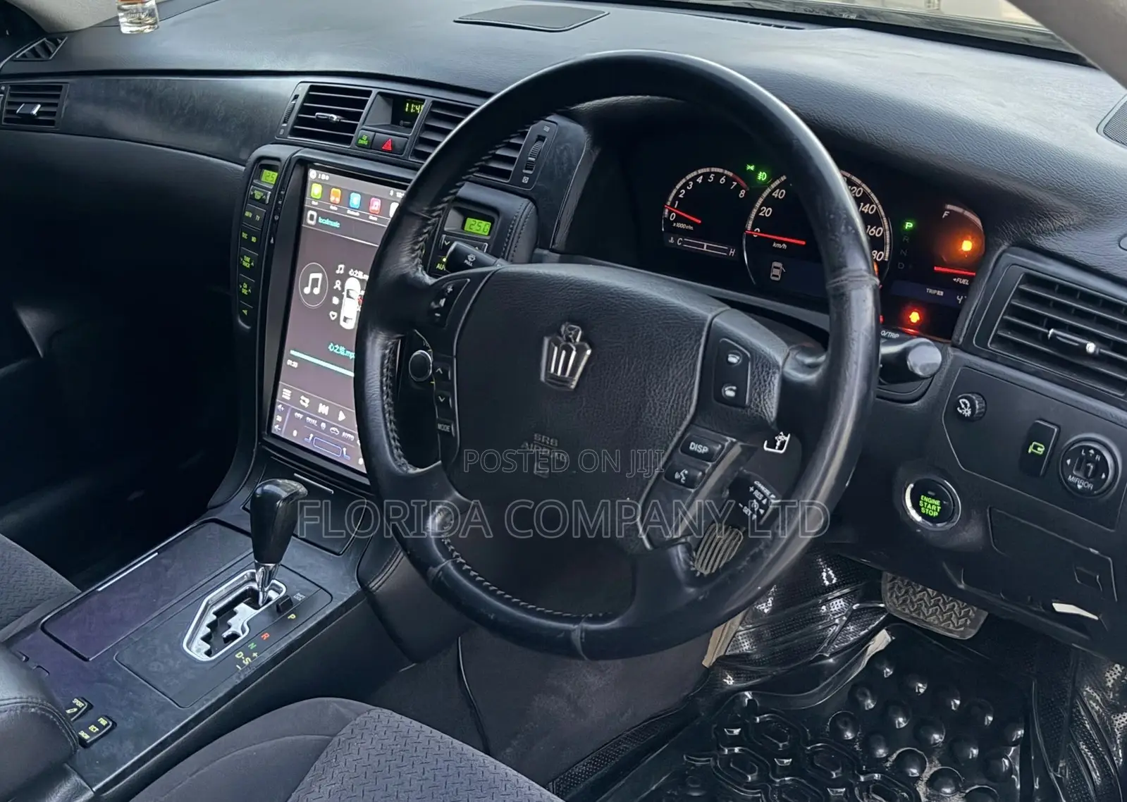 Toyota Crown Royale 2005