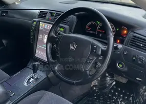 Toyota Crown Royale 2005