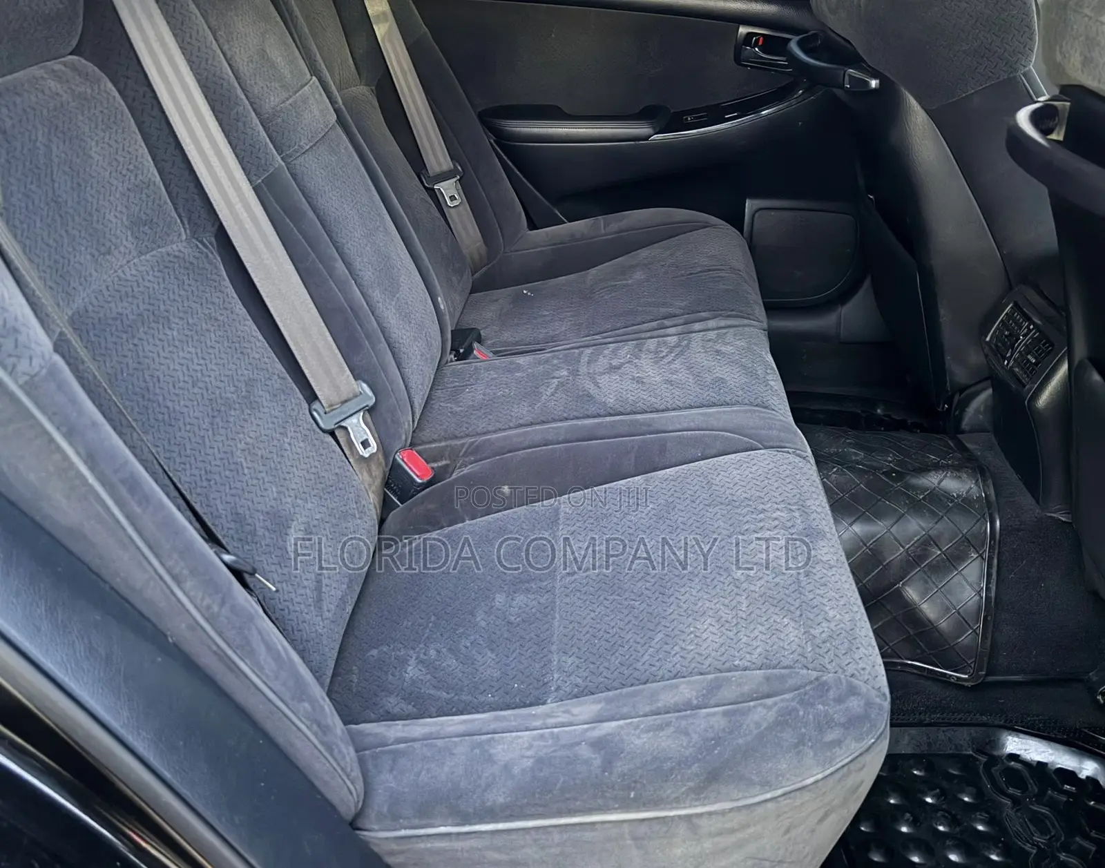 Toyota Crown Royale 2005