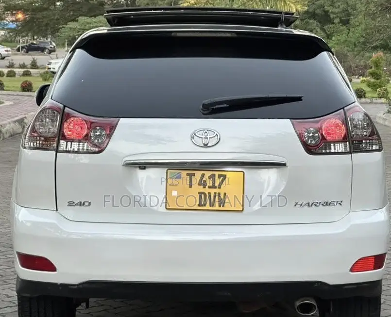 Toyota Harrier 2005 White