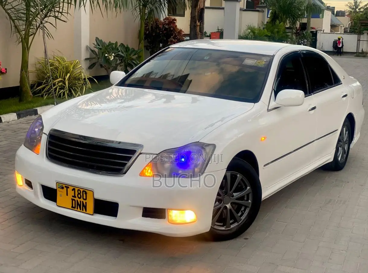 Toyota Crown 2007 White