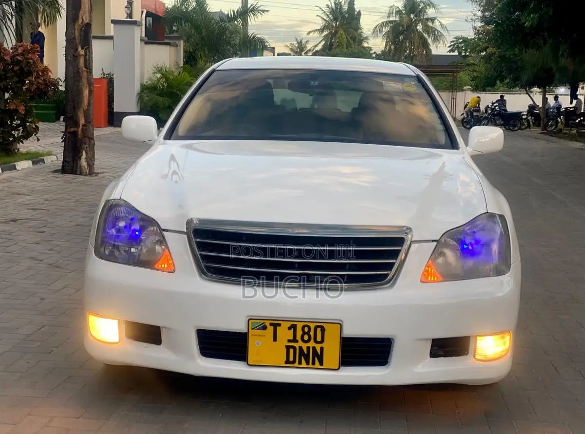 Toyota Crown 2007 White