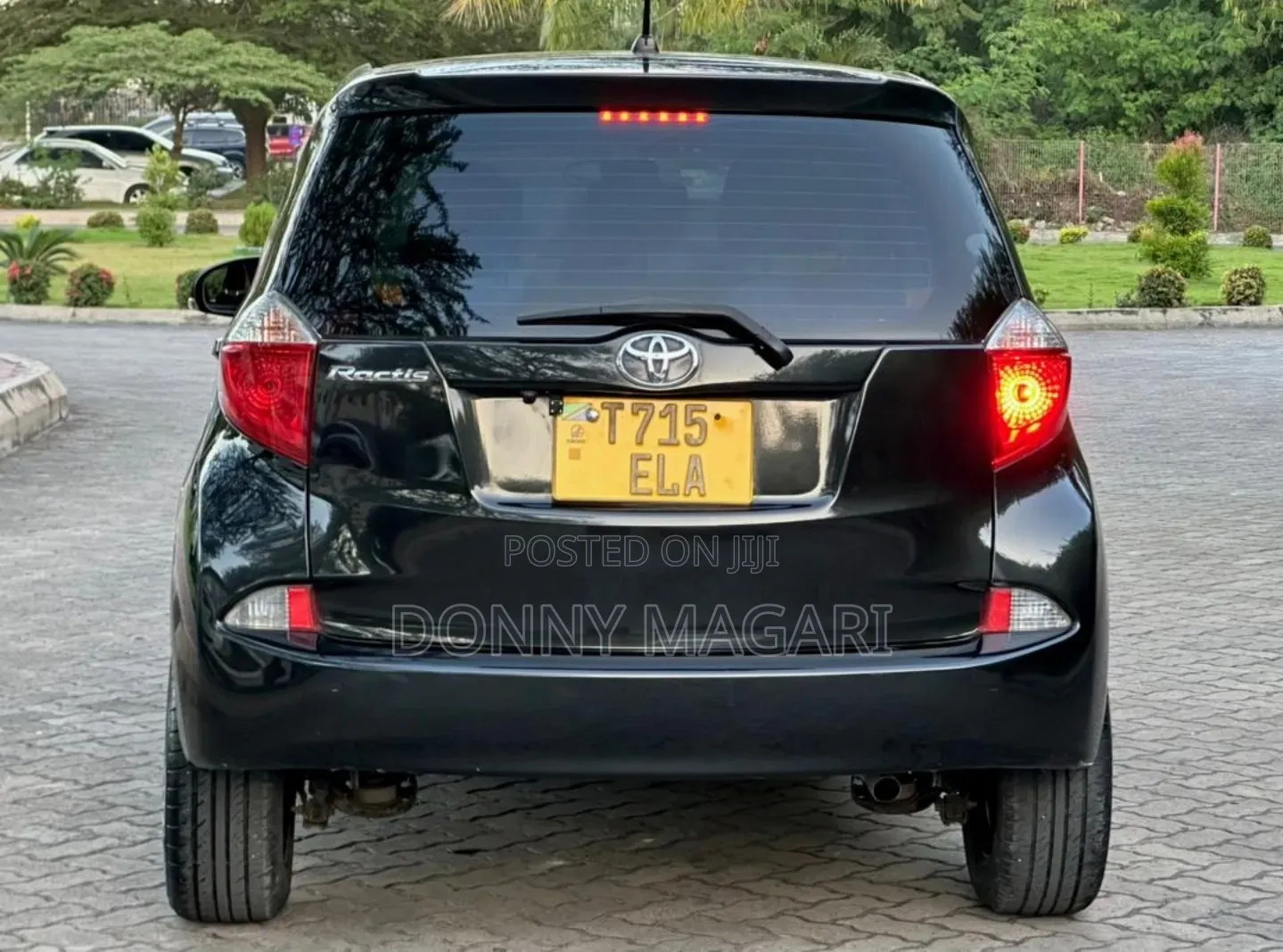 Toyota Ractis 2011 Black