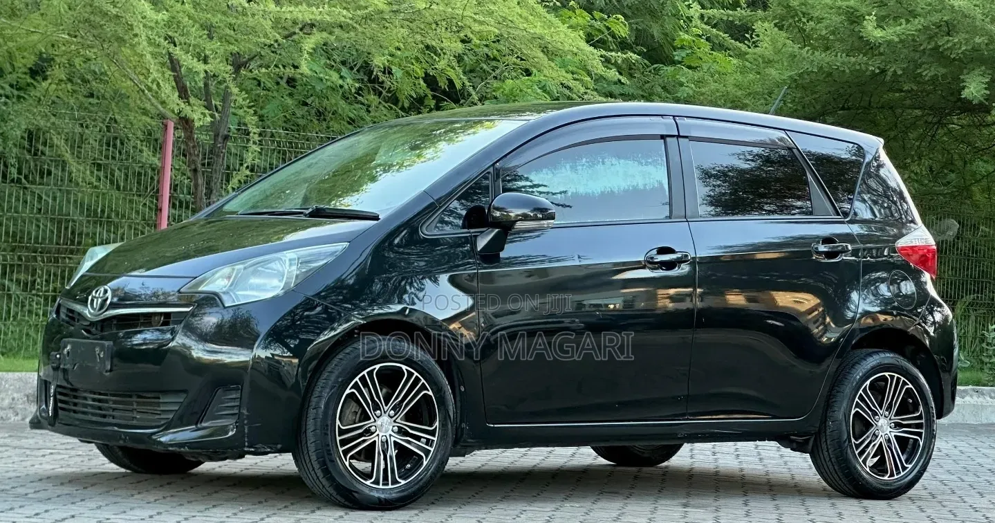 Toyota Ractis 2011 Black