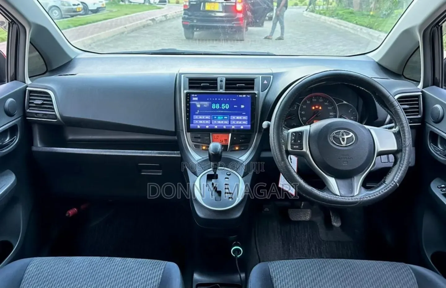 Toyota Ractis 2011 Black