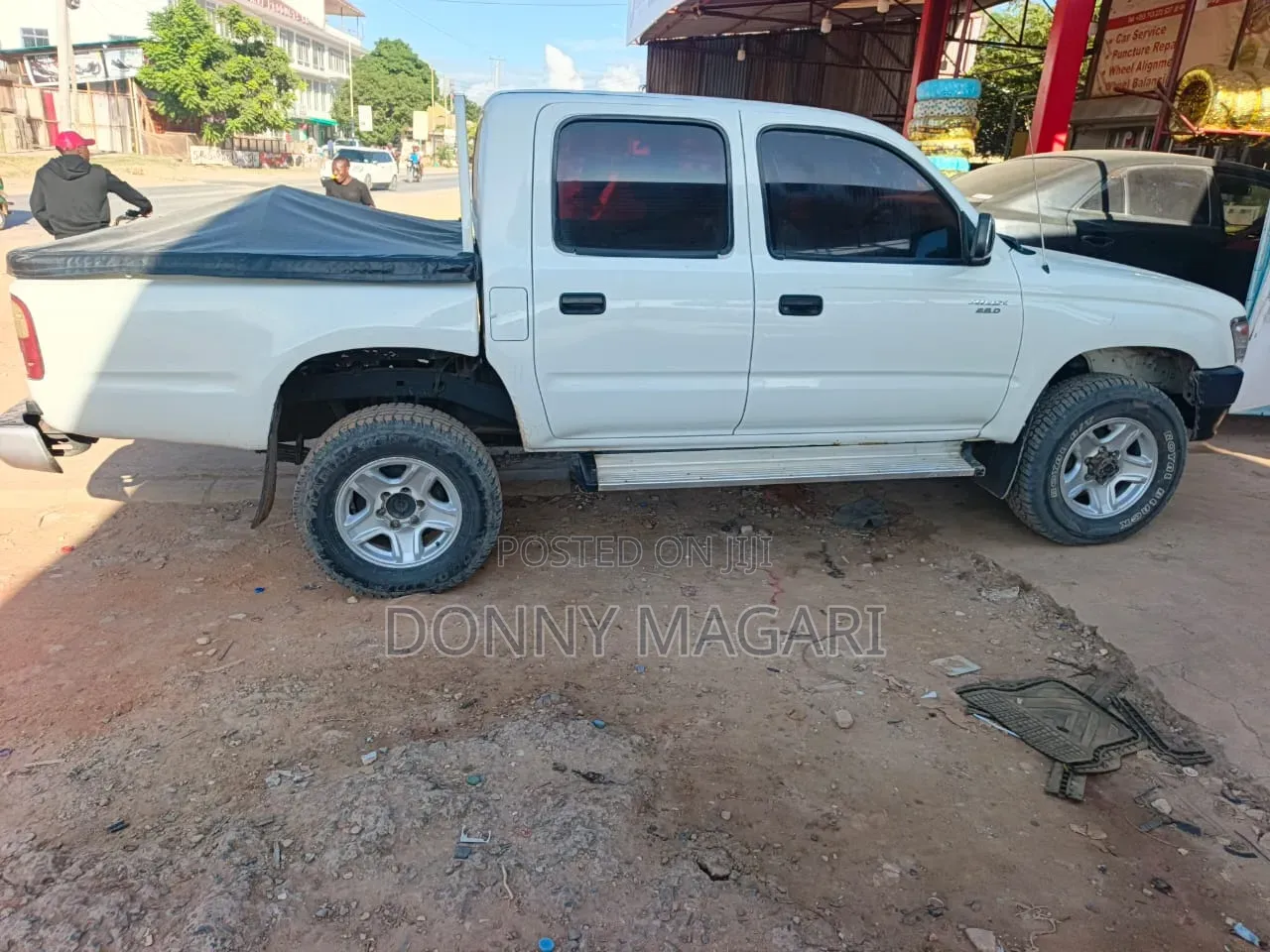 Toyota Hilux 2003 White