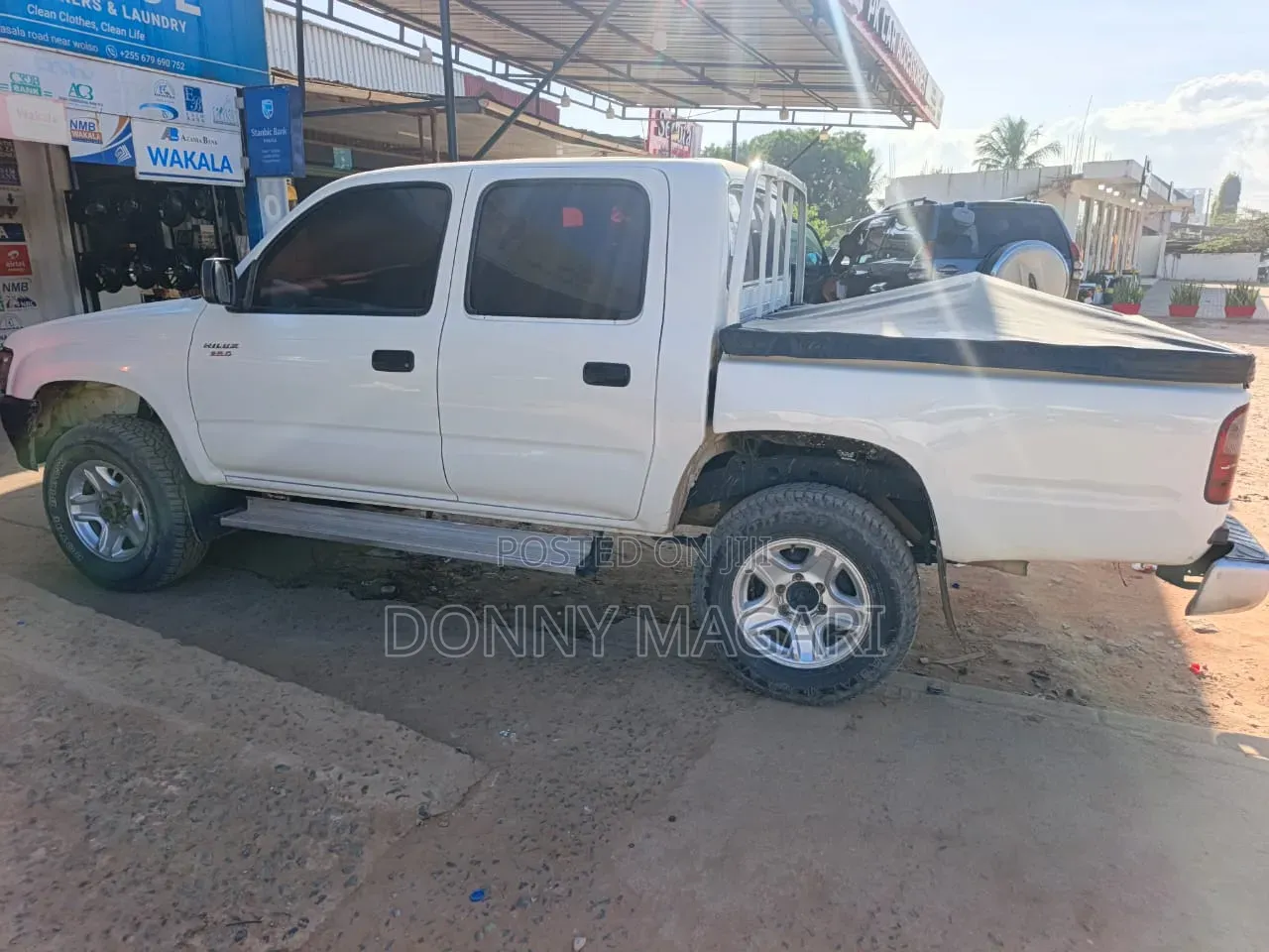 Toyota Hilux 2003 White