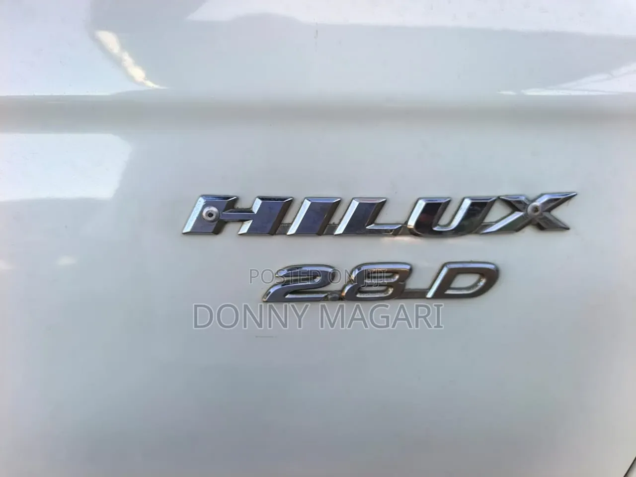 Toyota Hilux 2003 White
