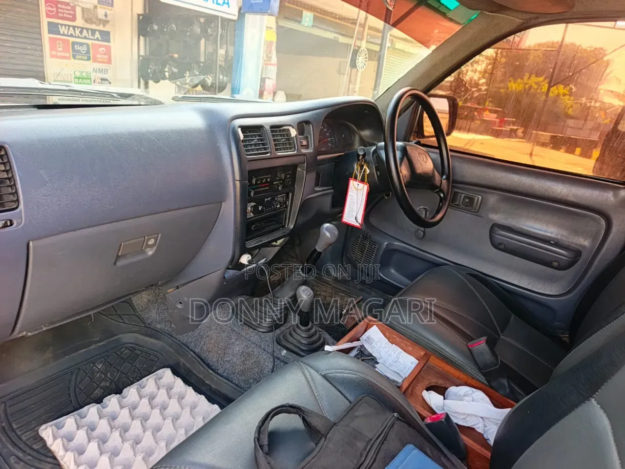 Toyota Hilux 2003 White