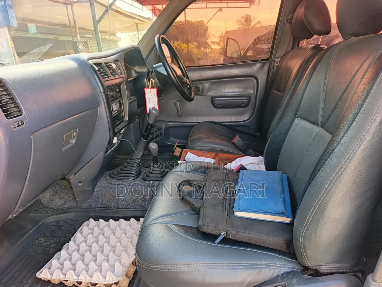 Toyota Hilux 2003 White