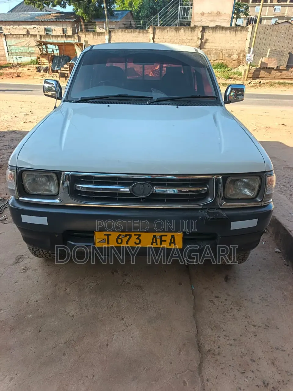 Toyota Hilux 2003 White