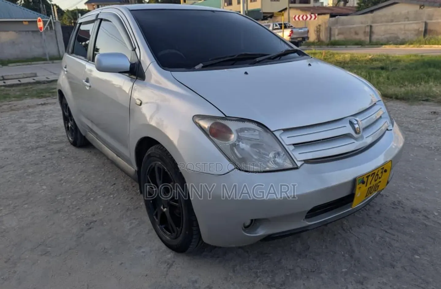 Toyota IST 2004 Silver