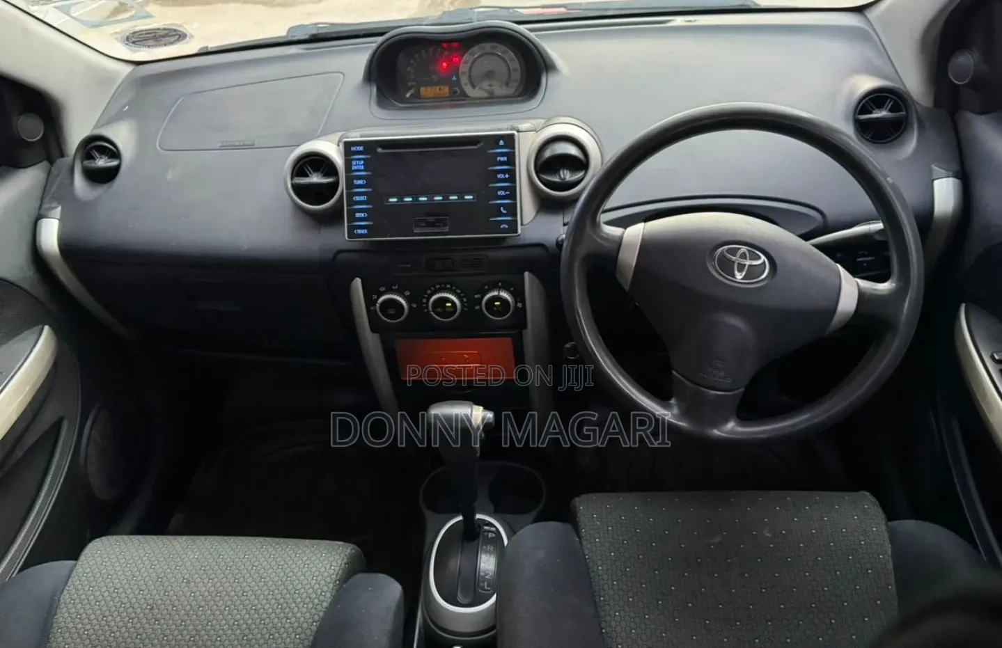 Toyota IST 2006 Red