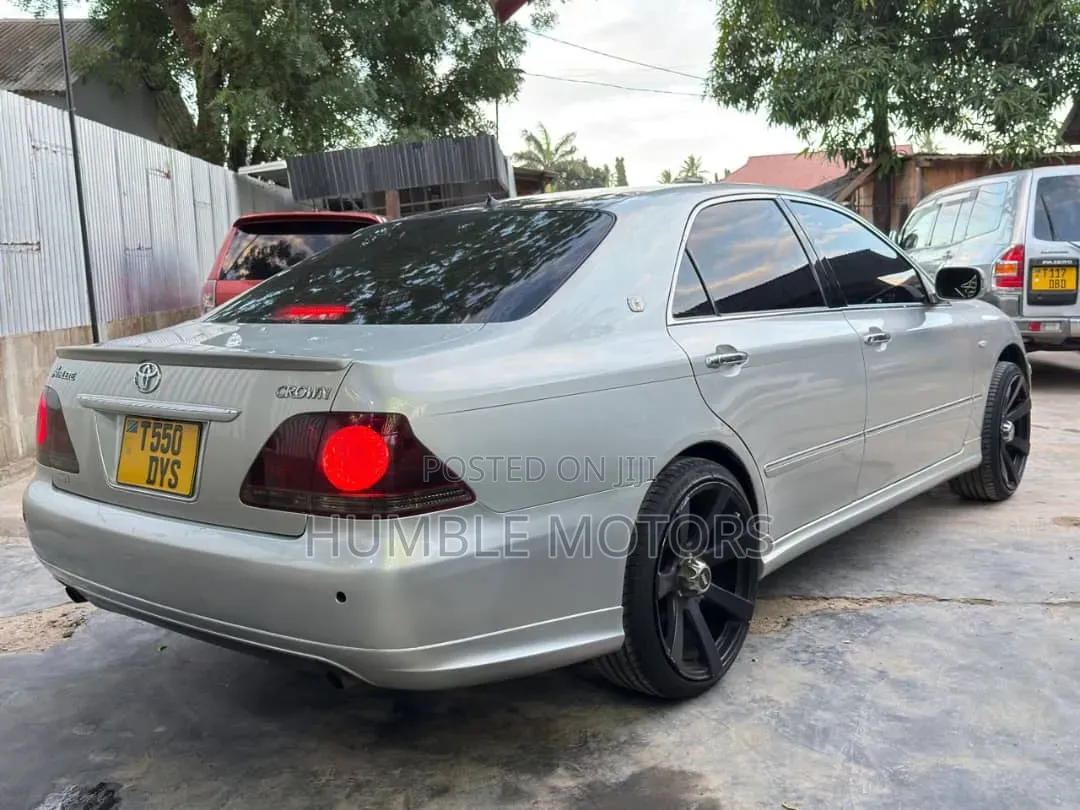 Toyota Crown 2004 Silver