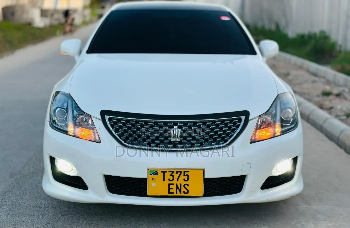 Toyota Crown 2010 White