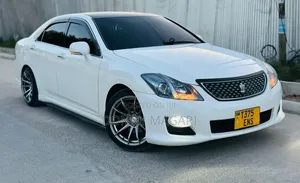 Toyota Crown 2010 White