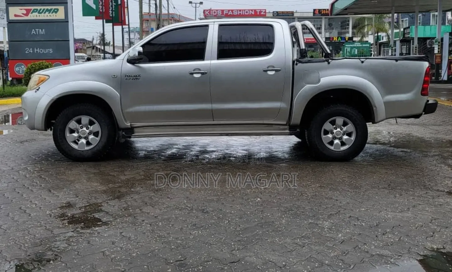 Toyota Hilux 2018 Silver