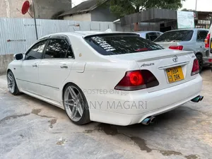Toyota Crown 2006 White