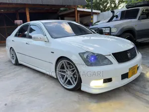 Toyota Crown 2006 White