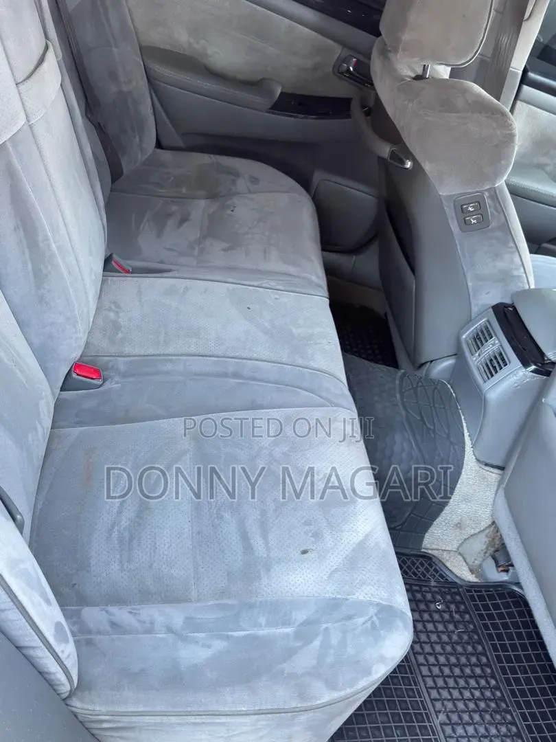 Toyota Crown 2006 White