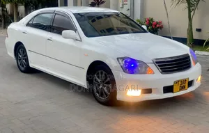Toyota Crown 2006 White