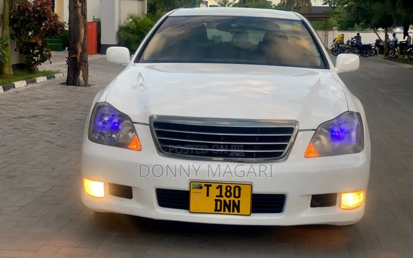 Toyota Crown 2006 White