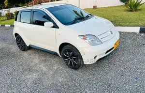Toyota IST 2005 White
