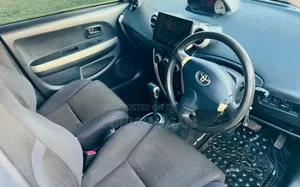 Toyota IST 2005 White