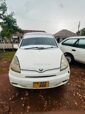 Toyota Fun Cargo 2004 White