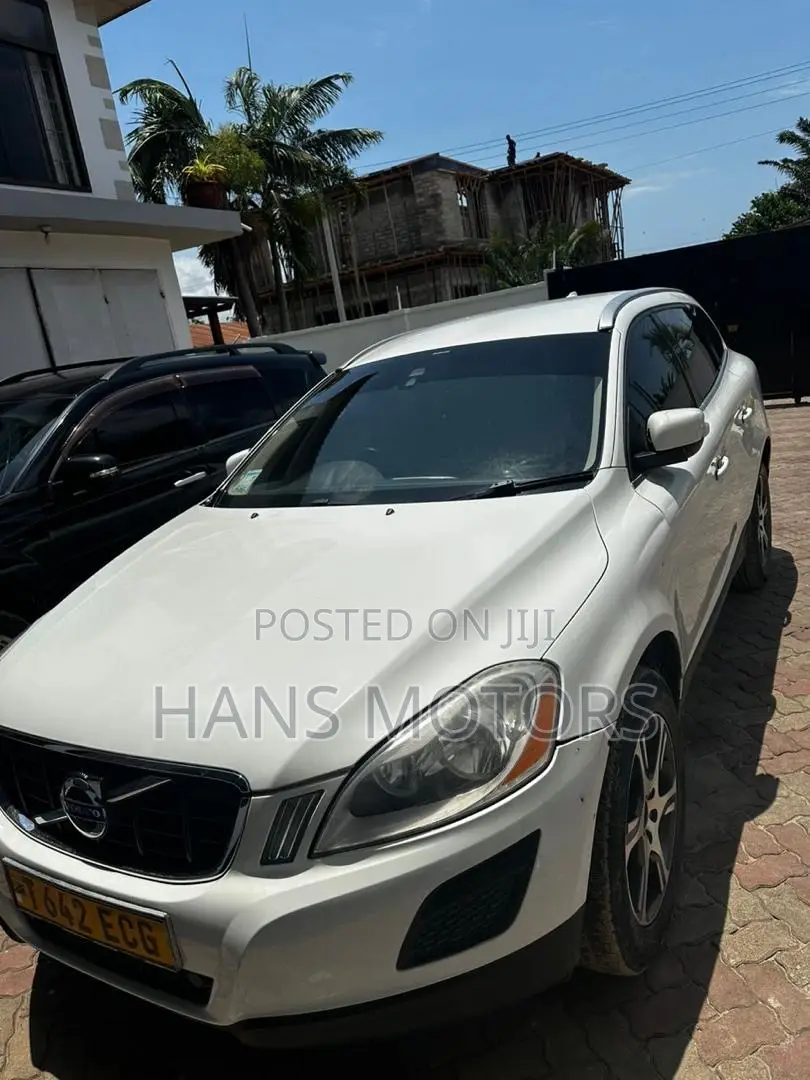 Volvo XC60 2012 White