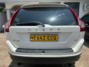 Volvo XC60 2012 White