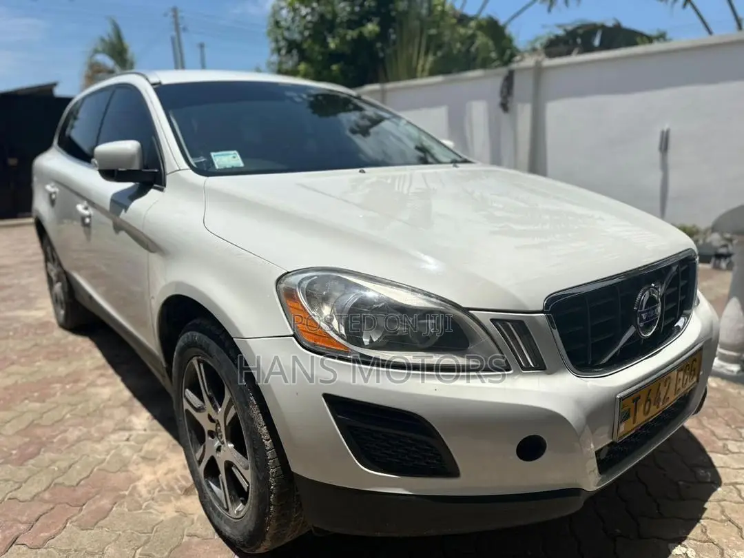 Volvo XC60 2012 White