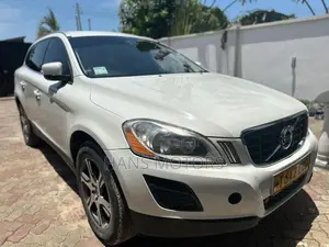 Volvo XC60 2012 White
