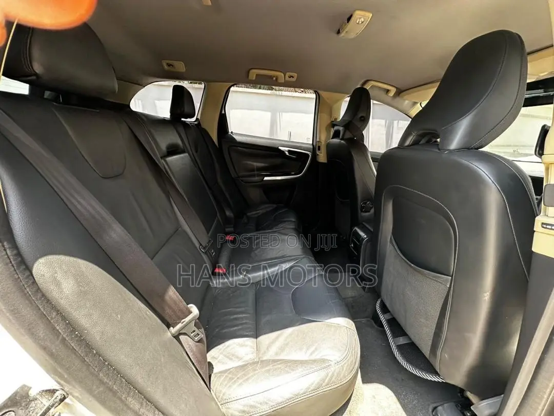 Volvo XC60 2012 White