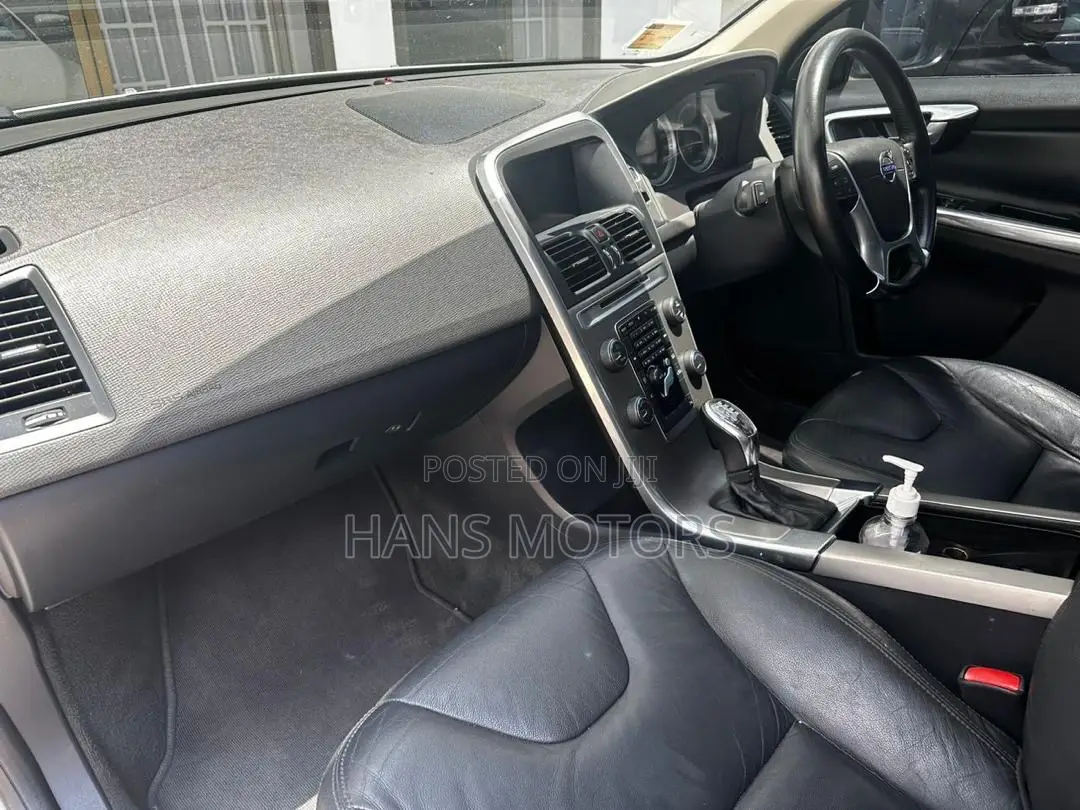 Volvo XC60 2012 White
