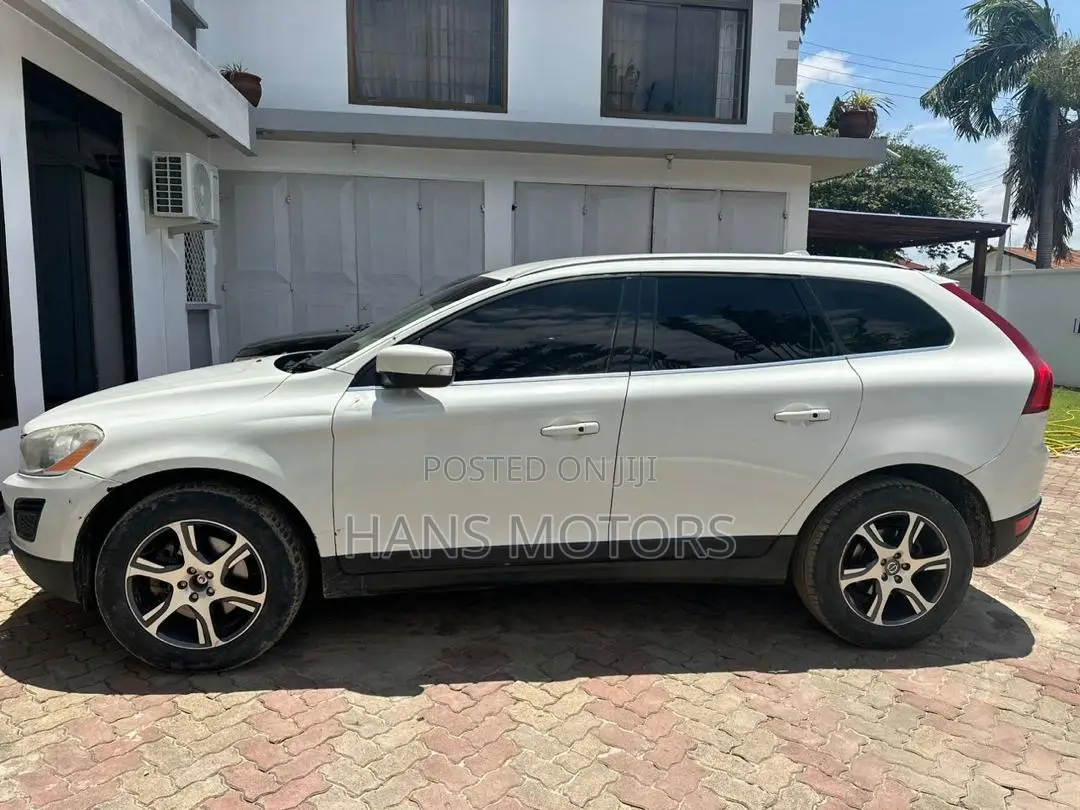 Volvo XC60 2012 White