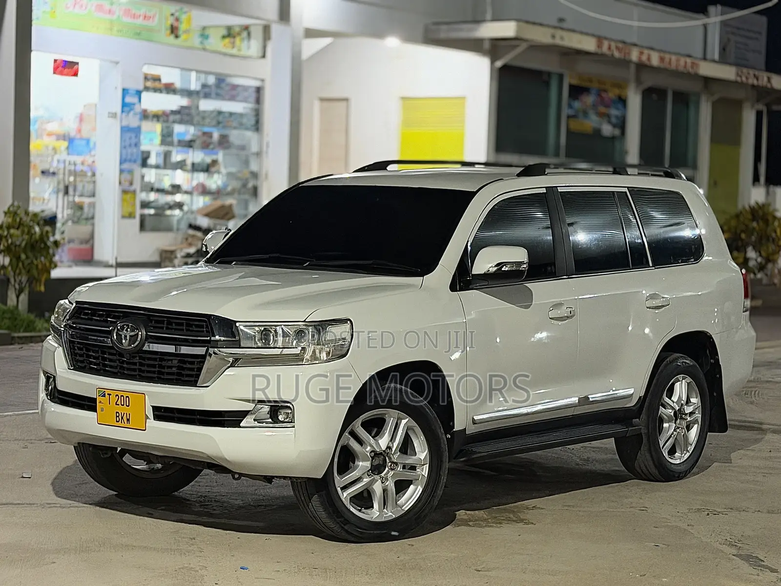 Toyota Land Cruiser 2009 White
