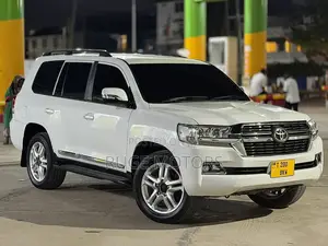 Toyota Land Cruiser 2009 White
