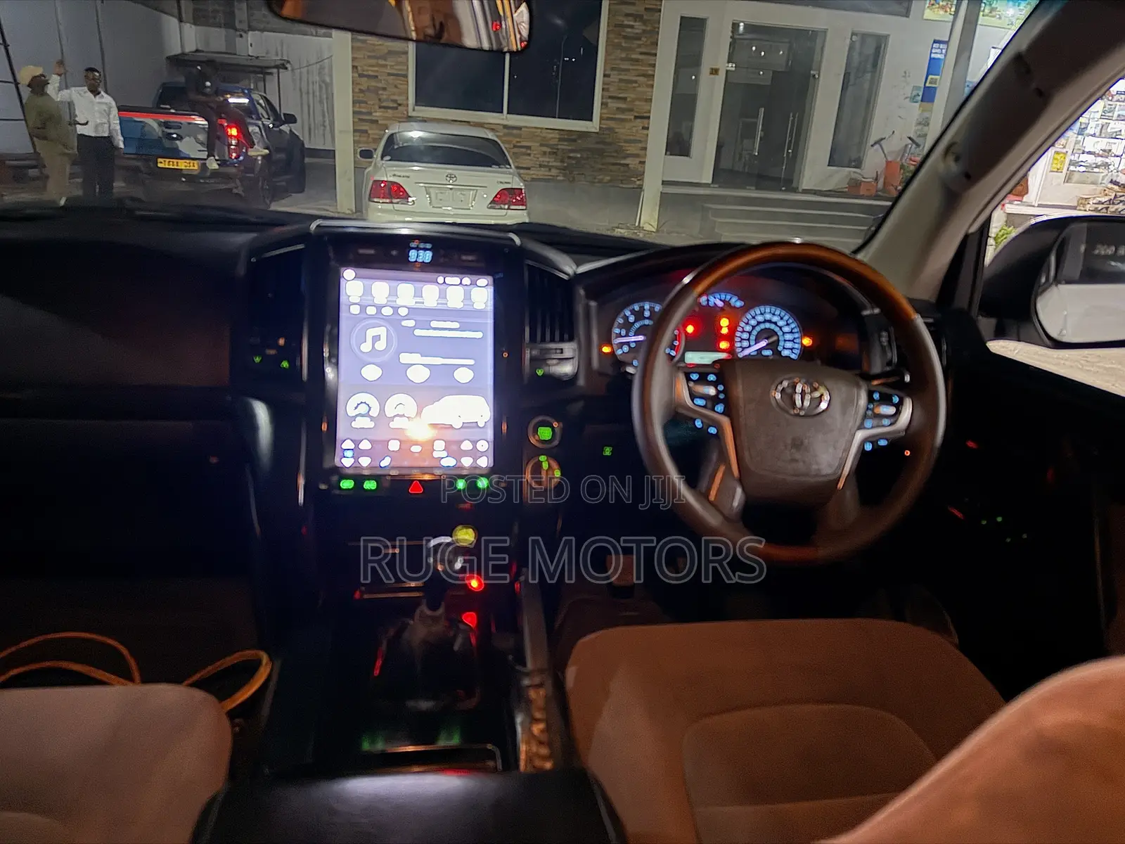 Toyota Land Cruiser 2009 White