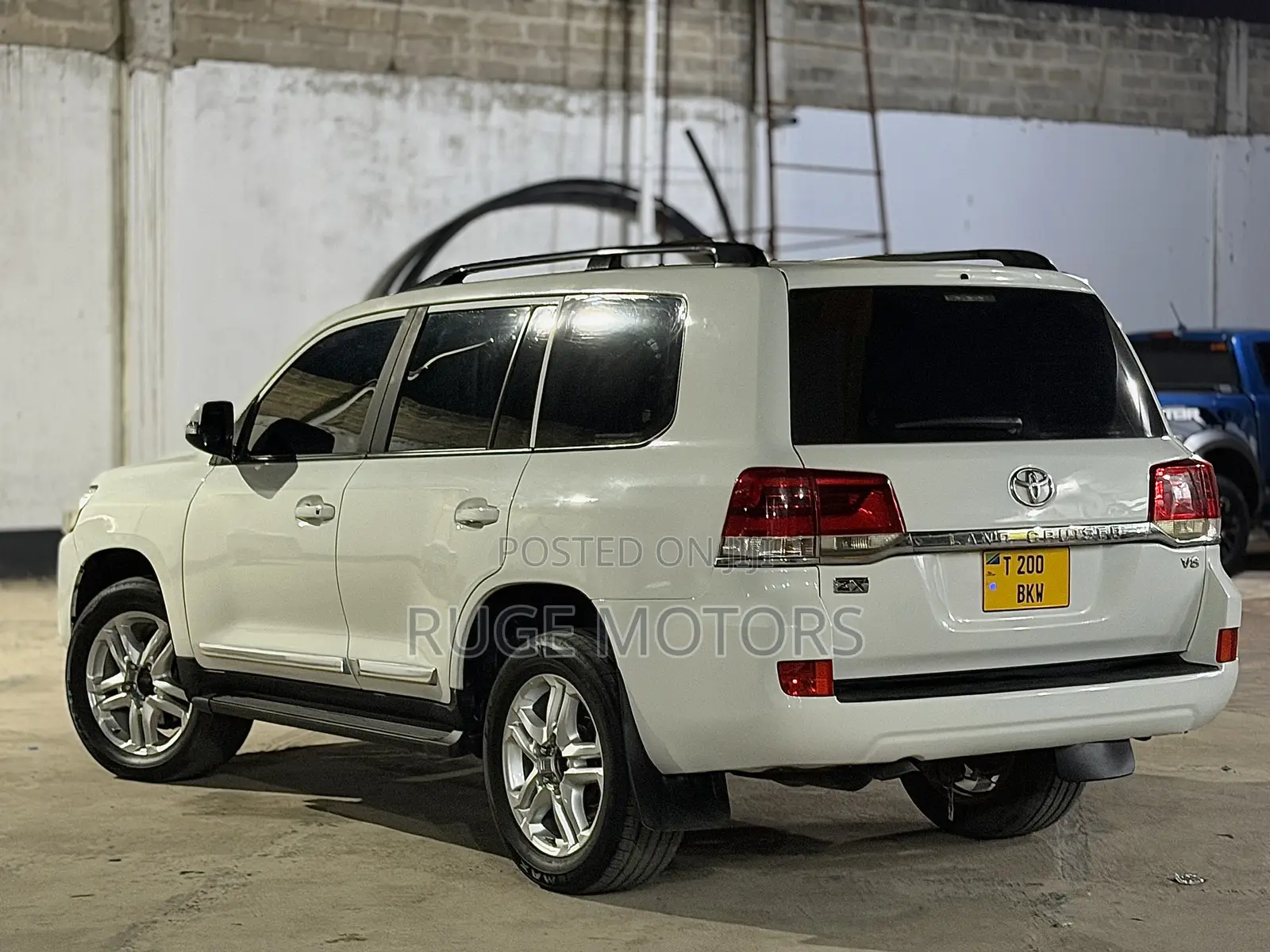 Toyota Land Cruiser 2009 White