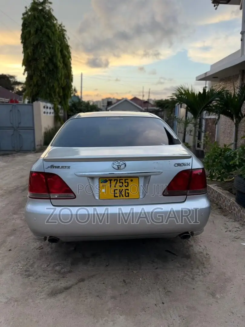 Toyota Crown Royale 2005 Silver