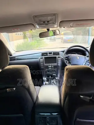 Toyota Crown Royale 2005 Silver