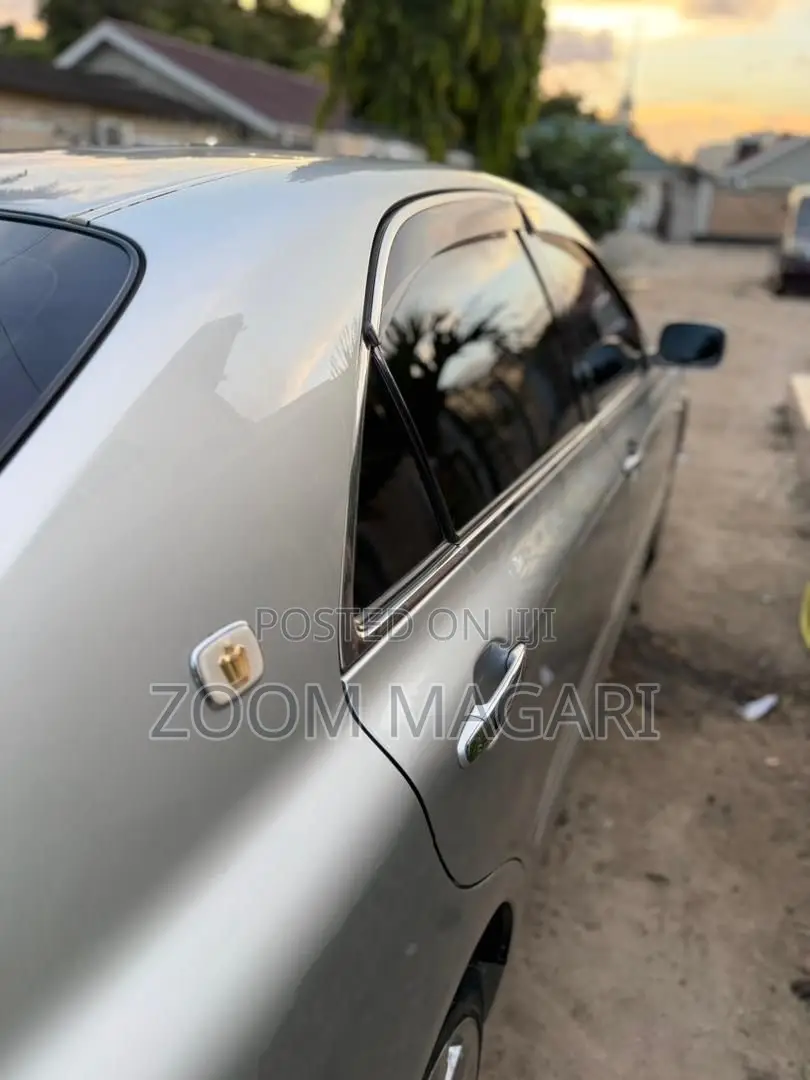 Toyota Crown Royale 2005 Silver