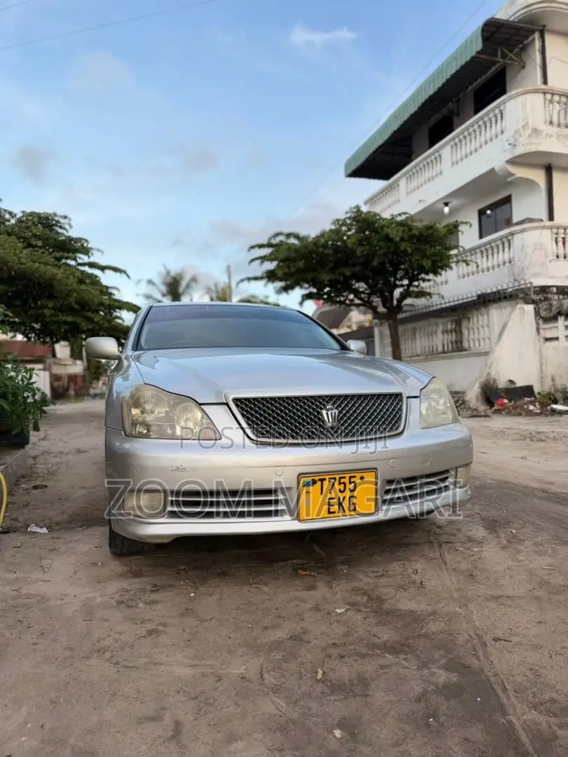 Toyota Crown Royale 2005 Silver