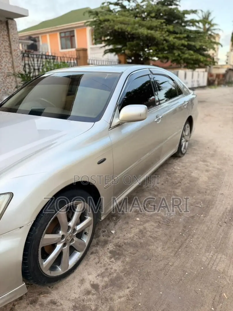 Toyota Crown Royale 2005 Silver