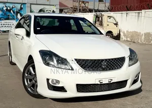 Toyota Crown 2009 White